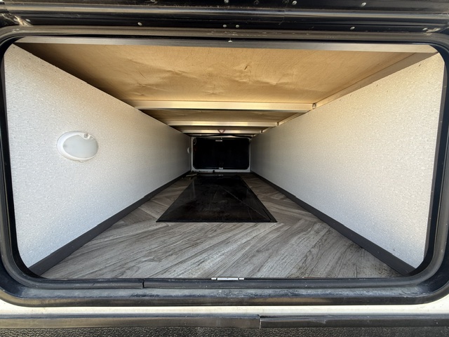 2021 Cruiser RV Shadow Cruiser Ultra-Lite SC327BHS - Image 7