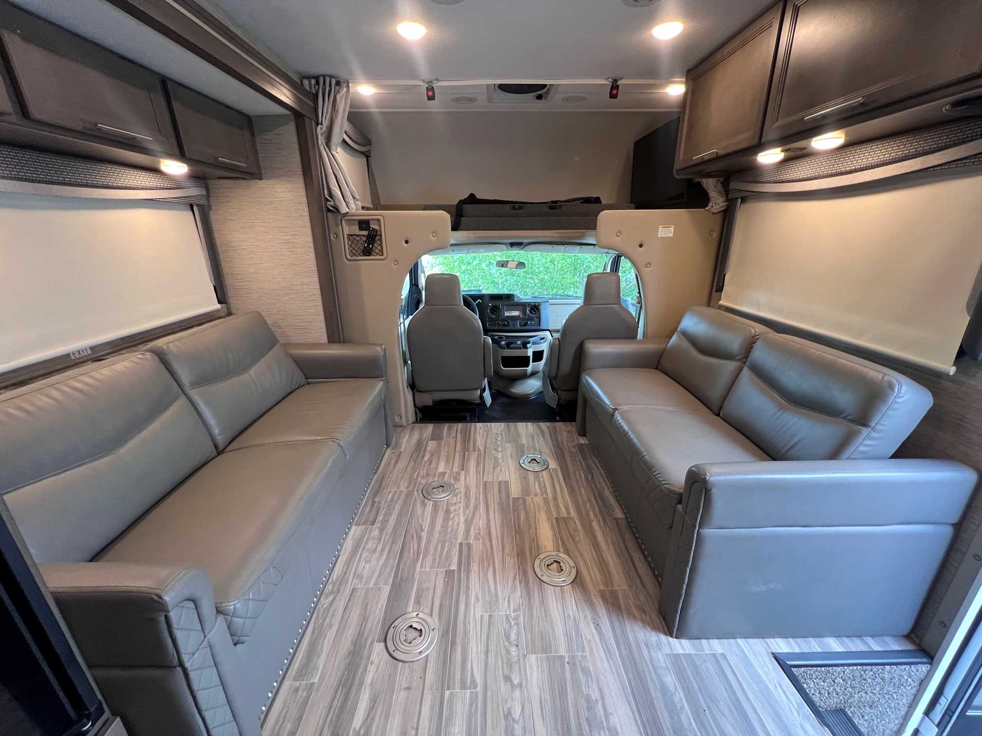 2023 Thor Motor Coach Outlaw 29J - Image 13