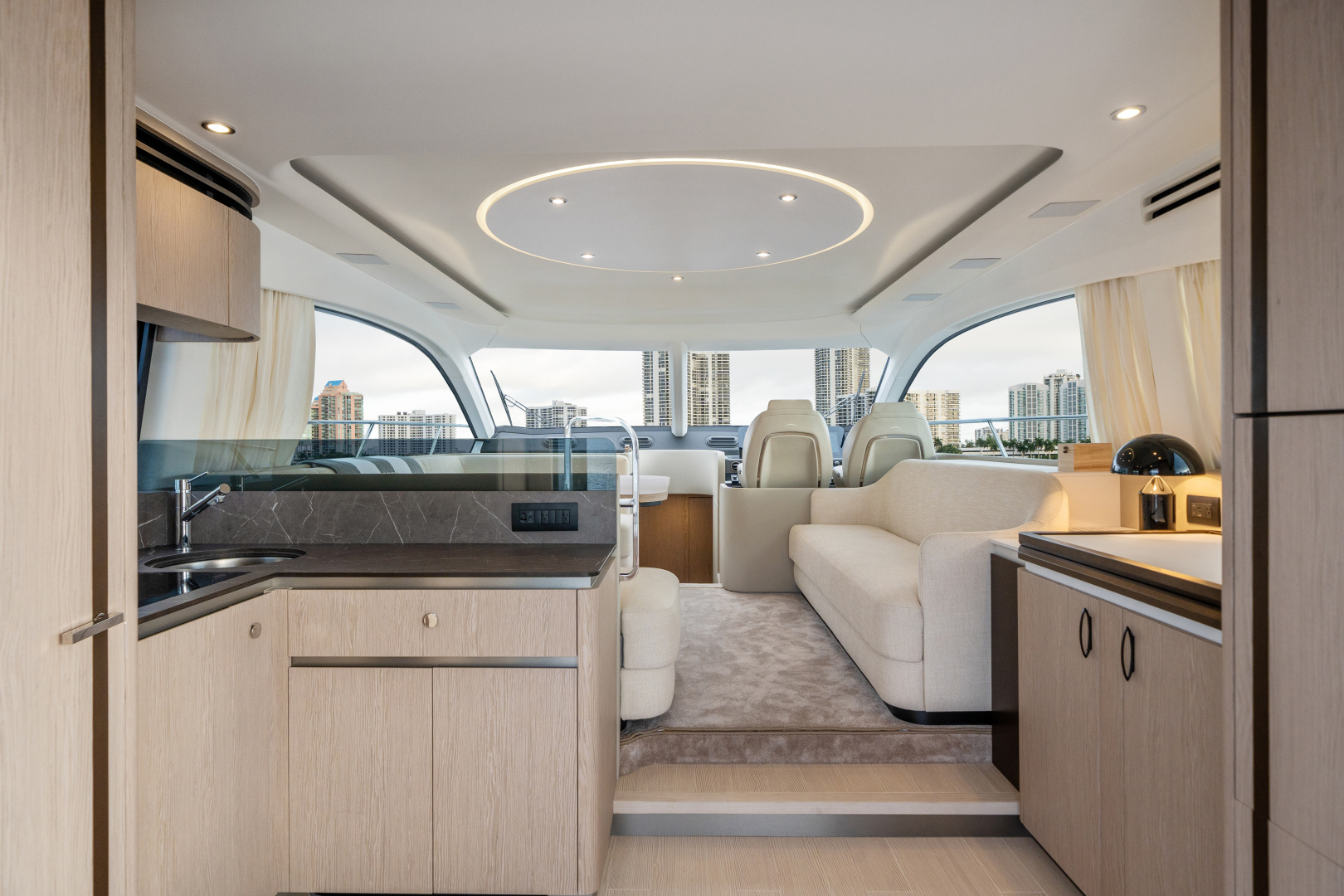 2023 Azimut 53 FLY Base - Image 26