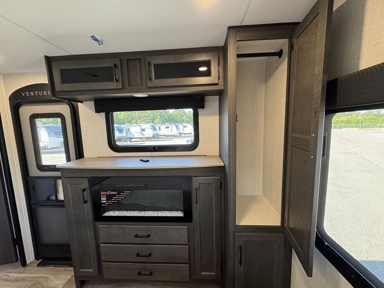 2026 VENTURE RV SPORTTREK 333VMI - Image 62