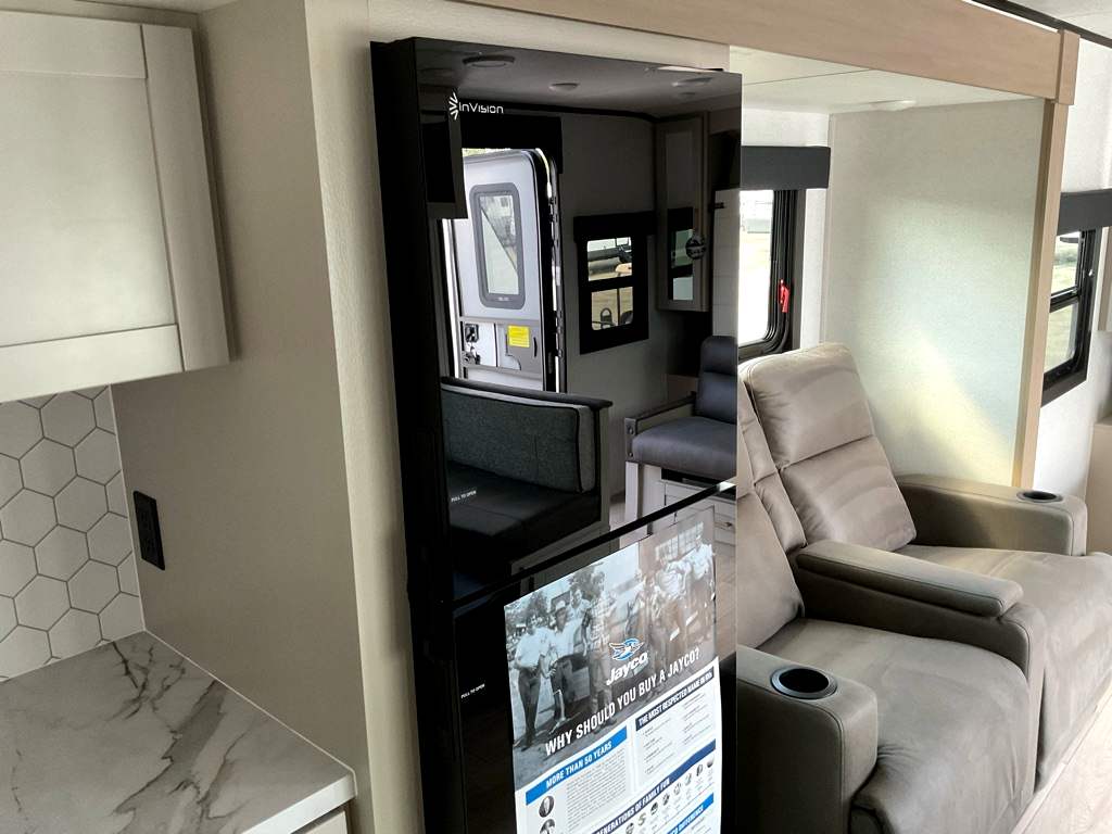 2027 JAYCO Jay Feather 21MML - Image 22