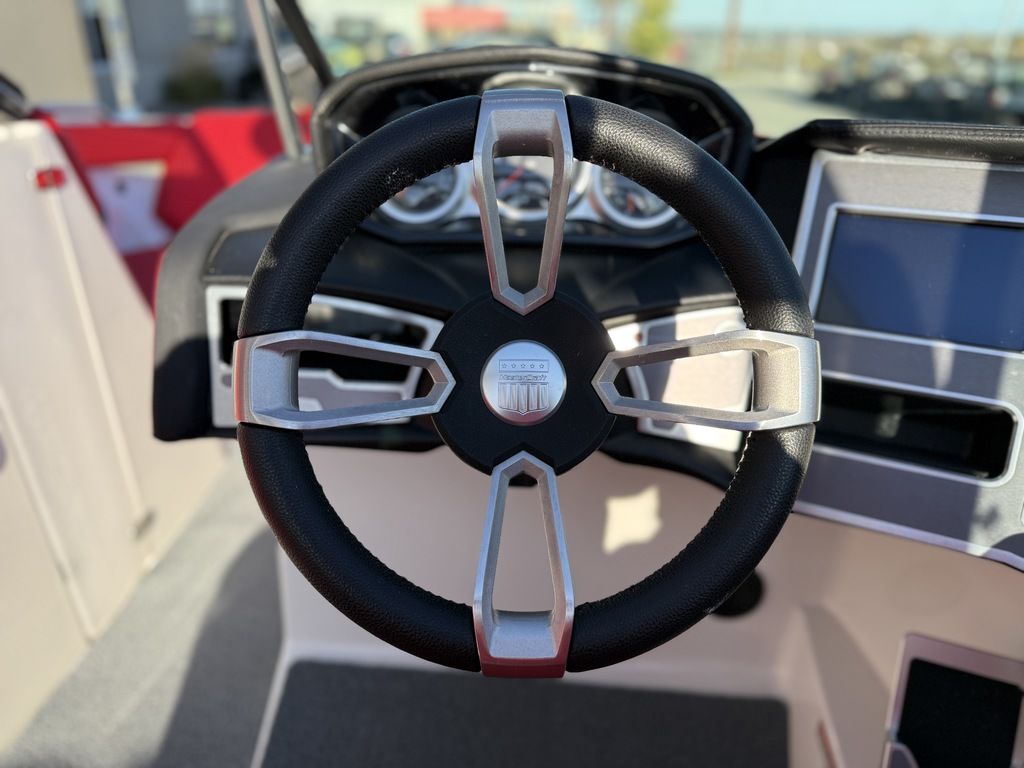 2019 MasterCraft XT22 - Image 34
