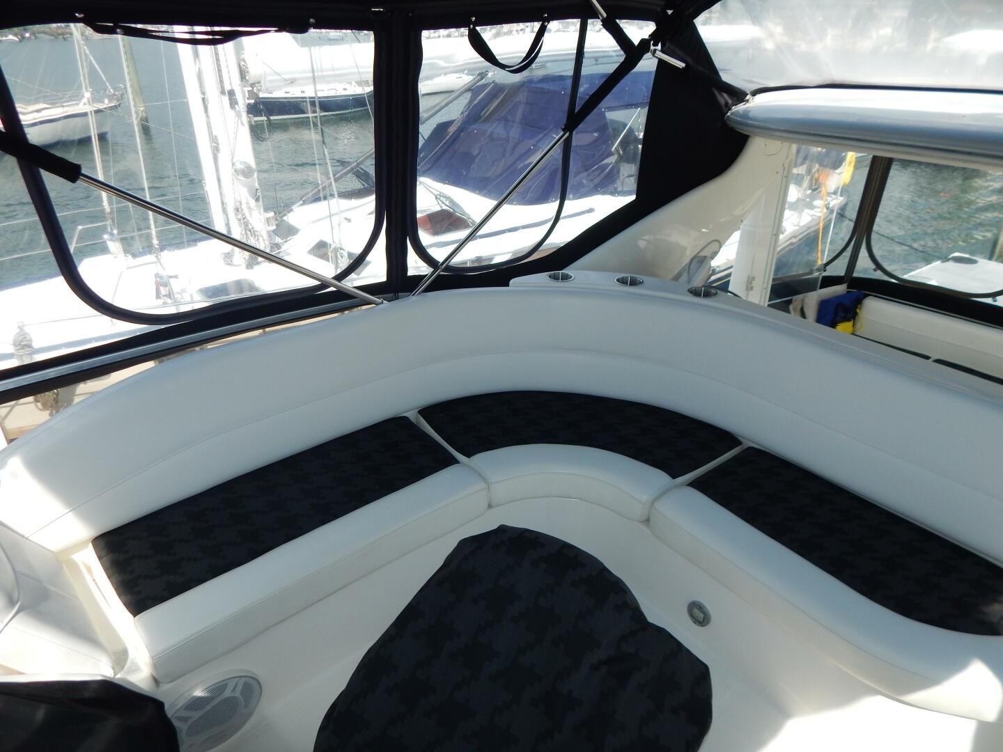 2005 Meridian 408 Motor Yacht - Image 30