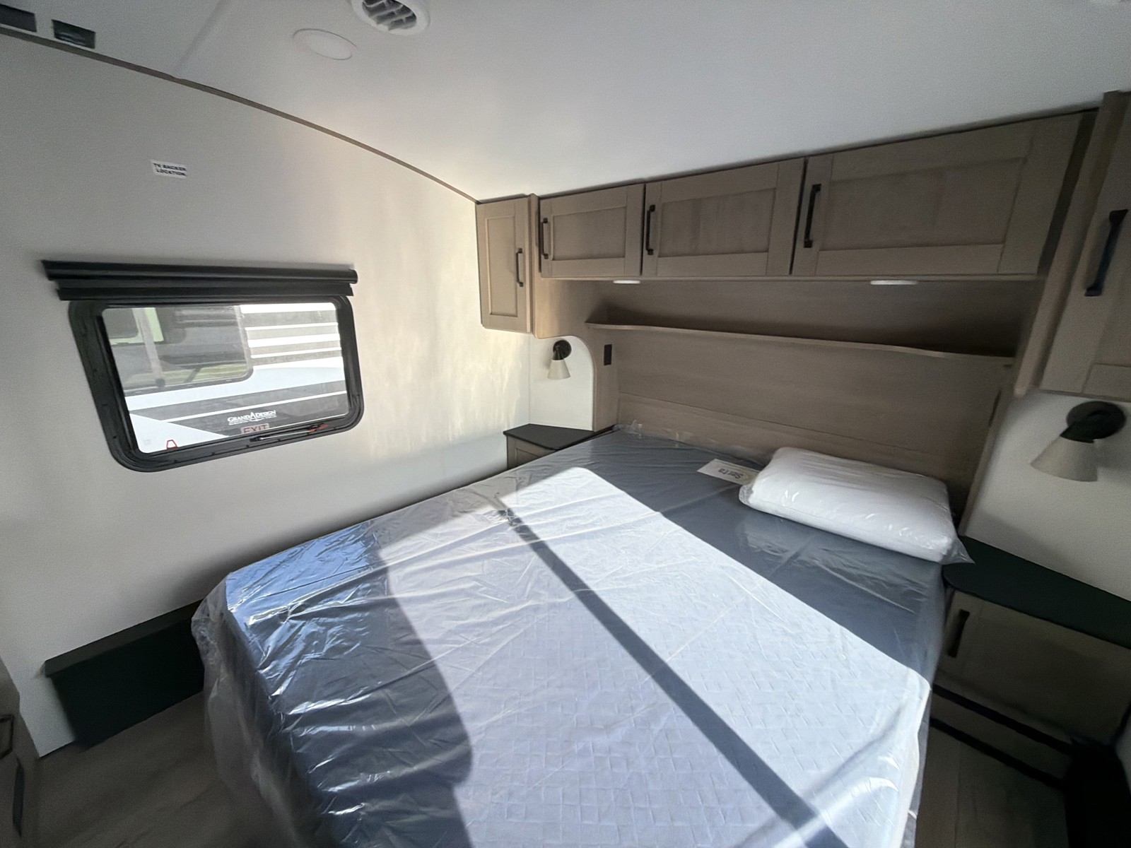 2026 GRAND DESIGN 324MBS - Image 40