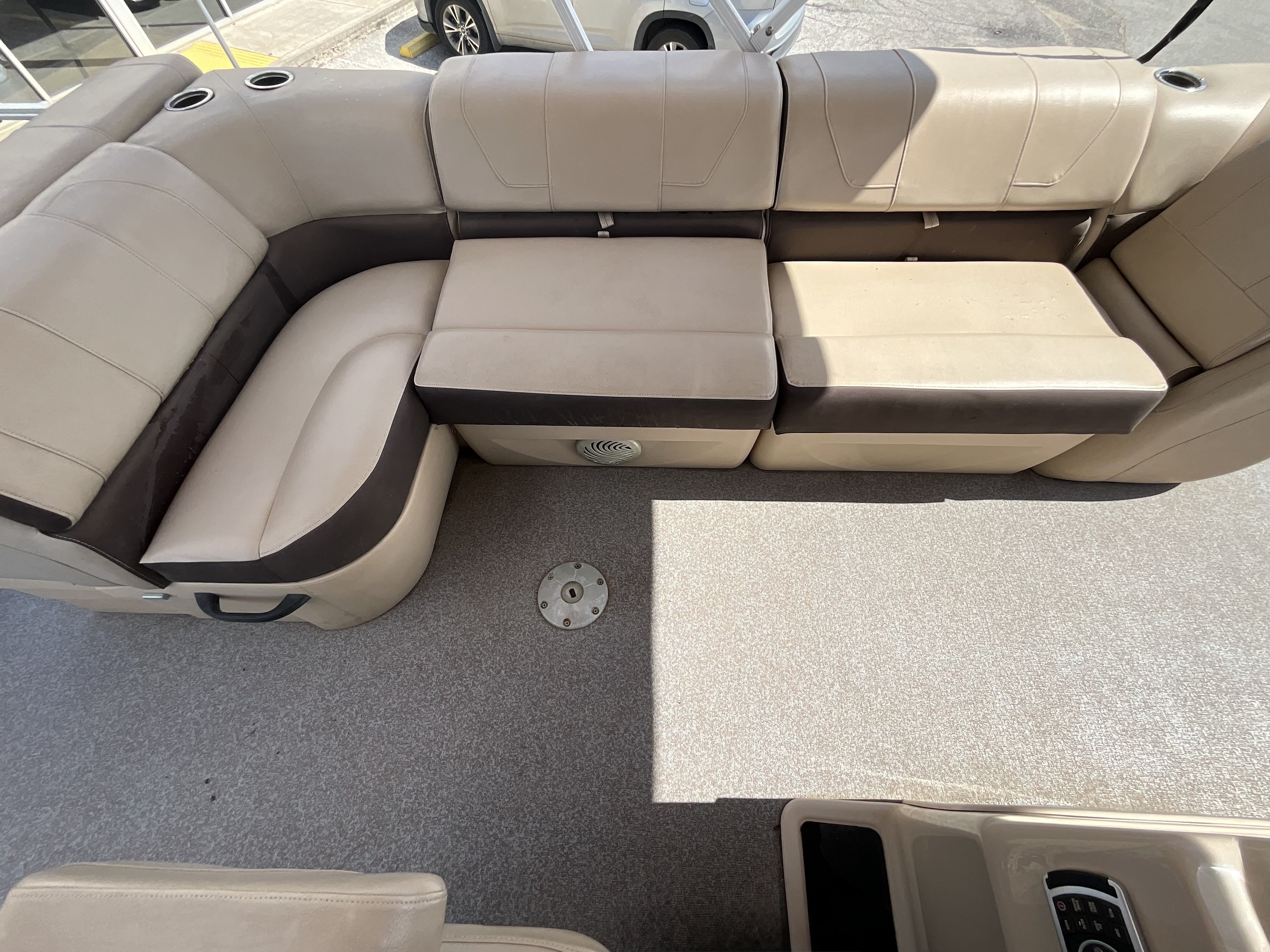 2018 TRACKER 2018 PARTY BARGE 24 XP3 - Image 13