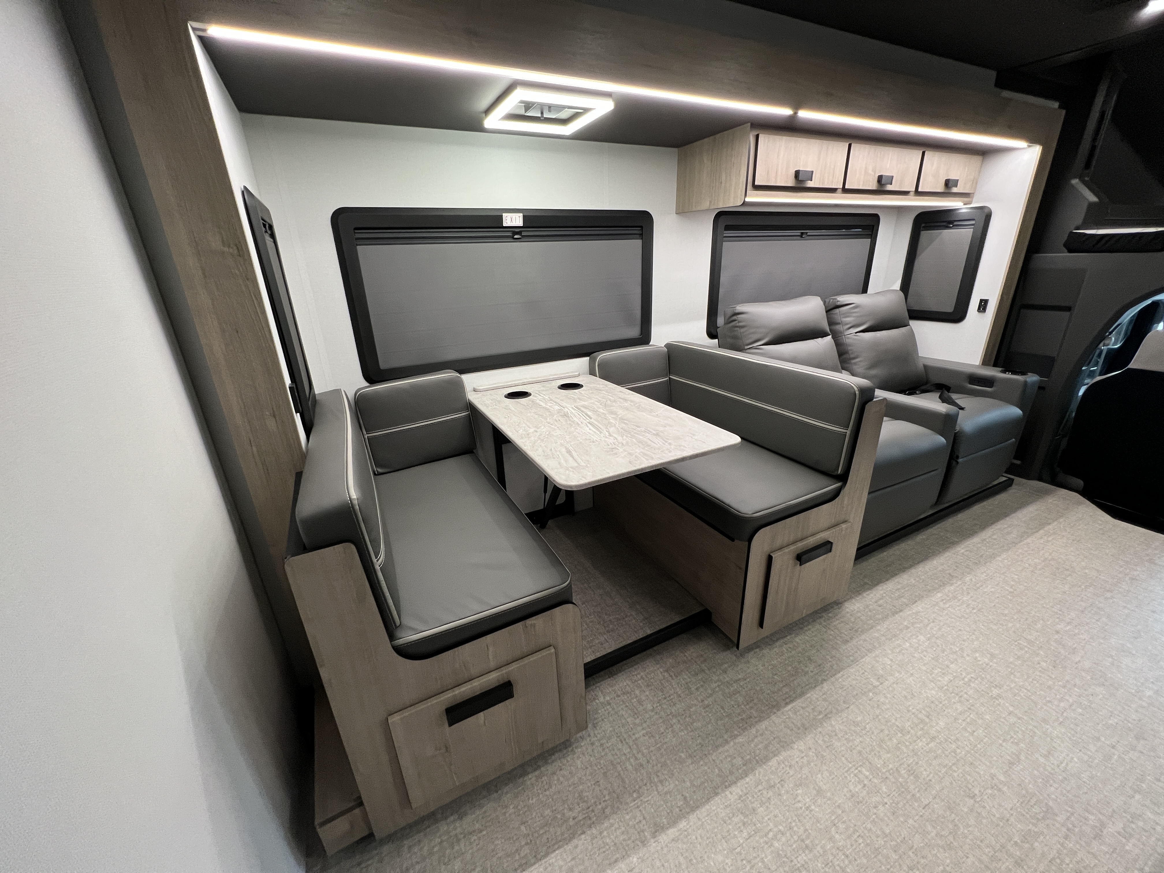 2027 Grand Design LINEAGE SERIES E 30DC - Image 26