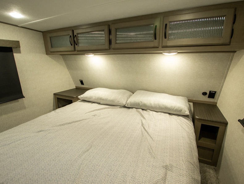2023 Coachmen Chaparral Lite 25RE - Image 21