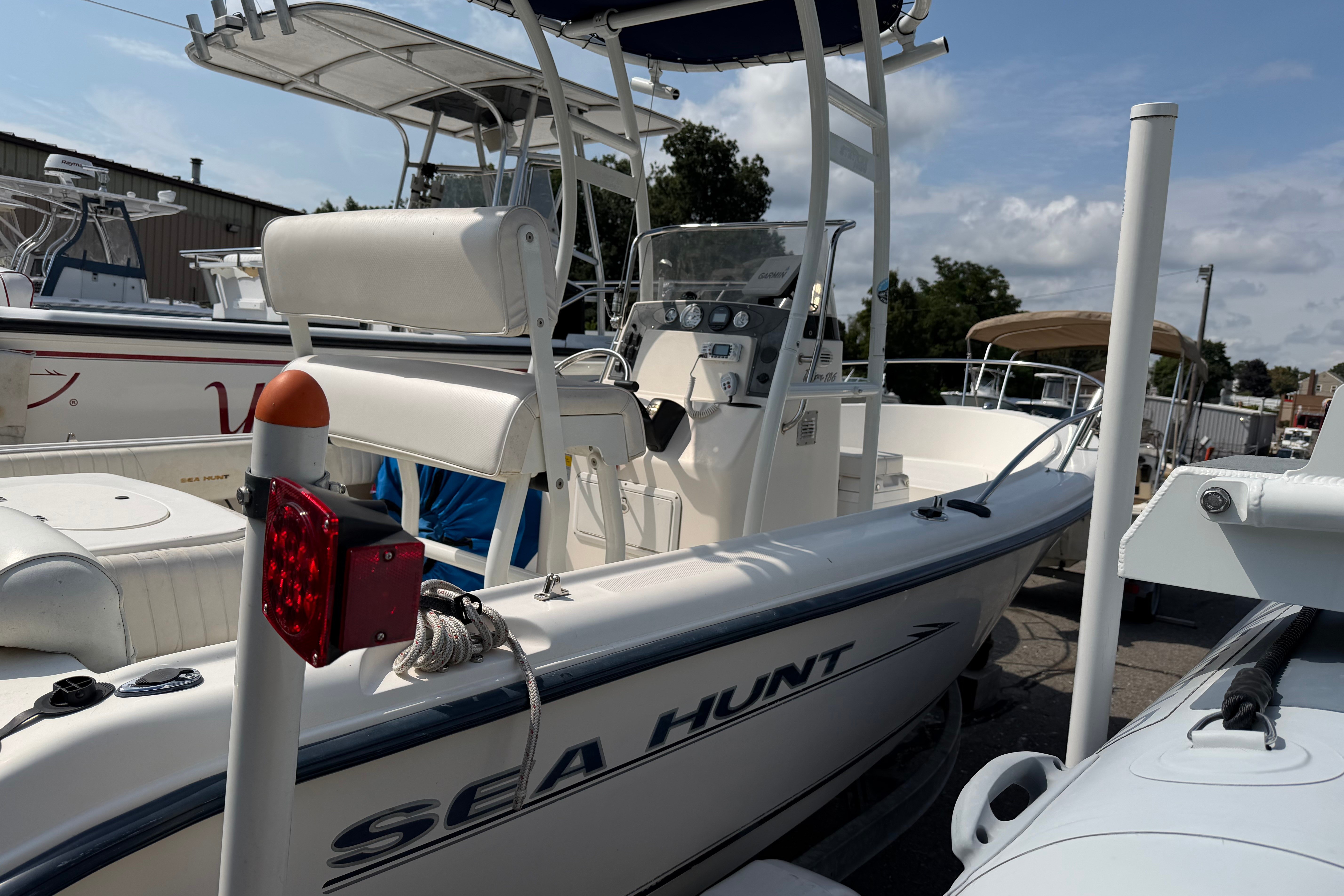 2005 Sea Hunt Triton 186 - Image 1