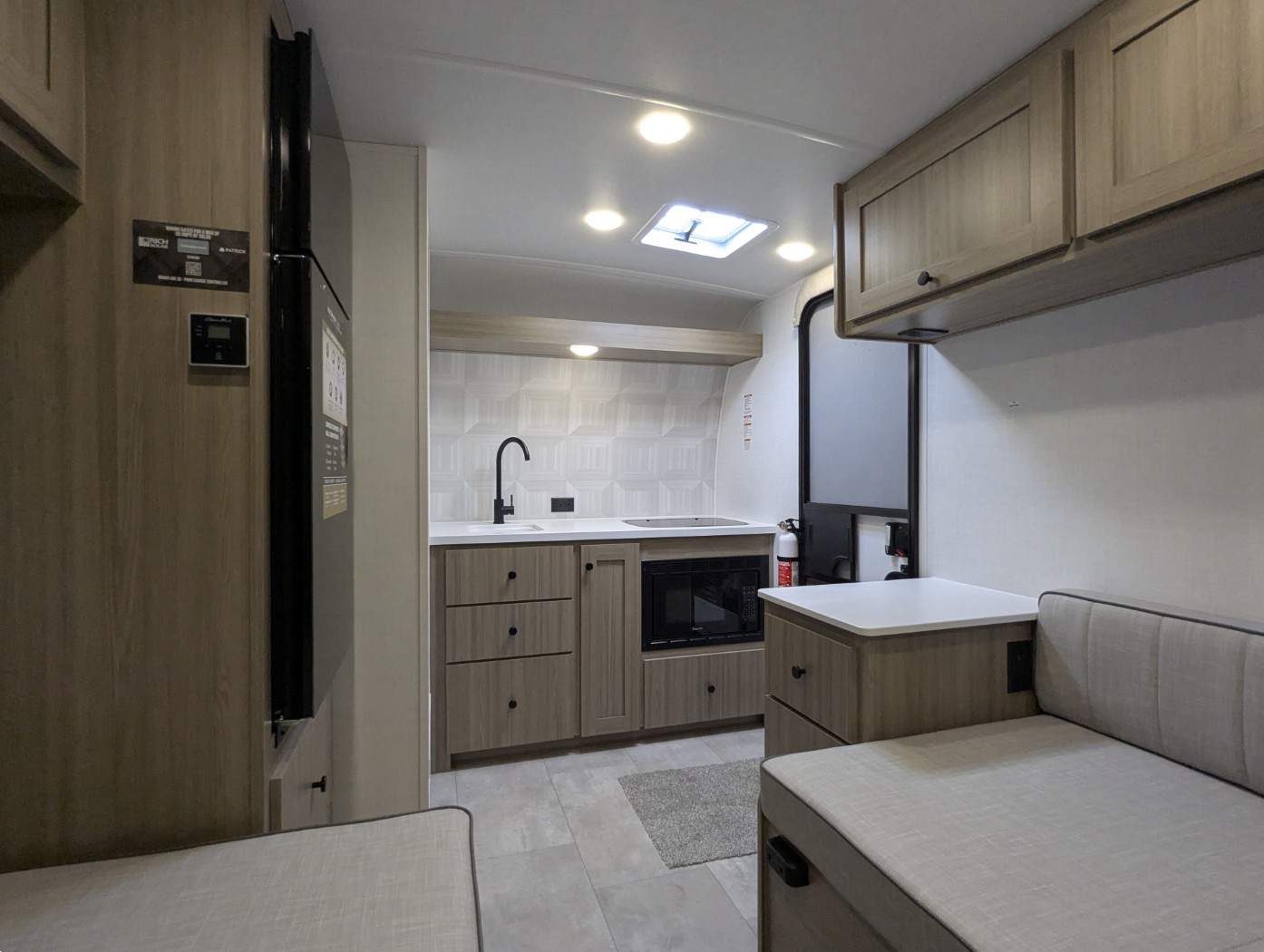 2027 Forest River Rockwood Geo Pro G15TLE - Image 16