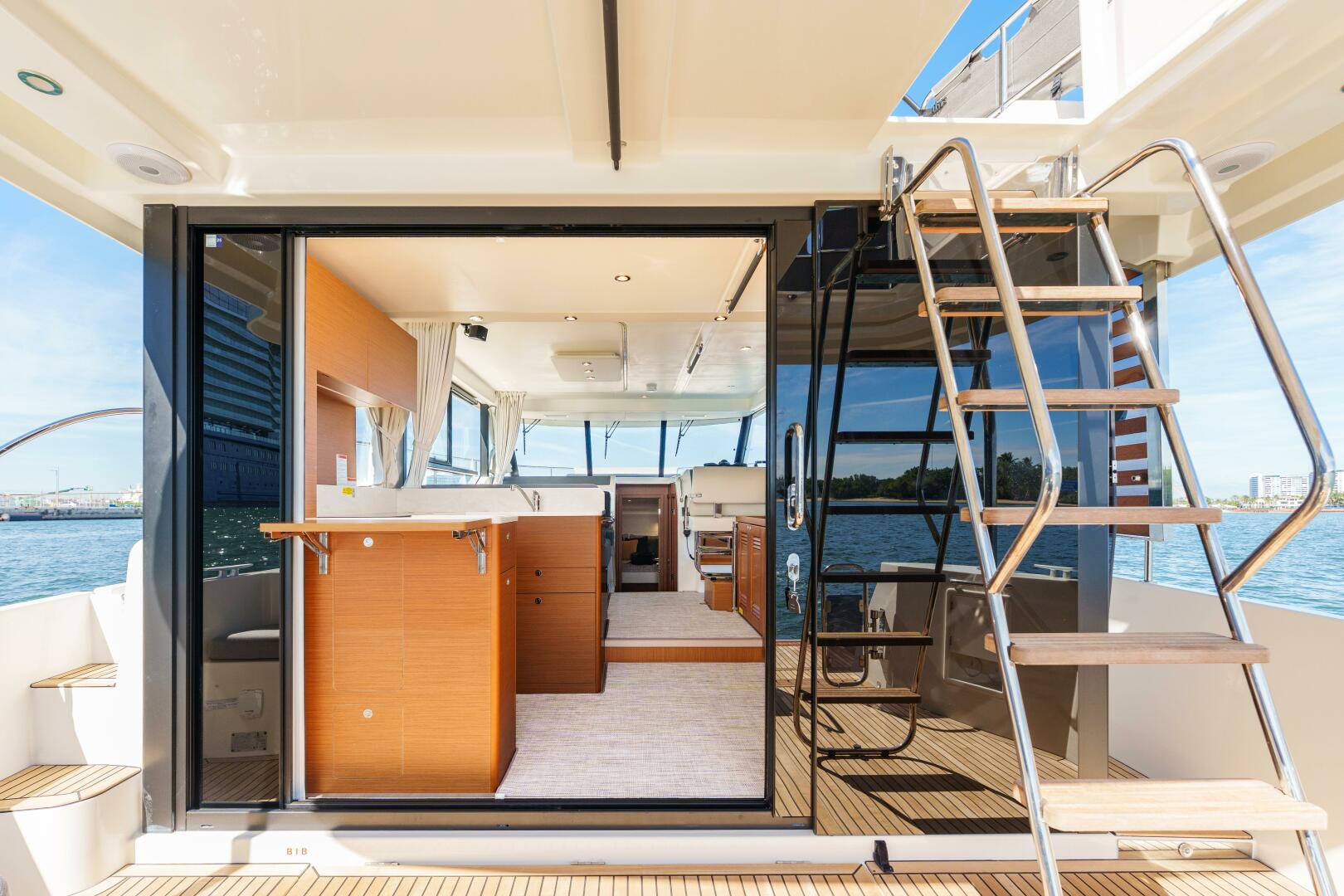 2025 Beneteau - Image 35