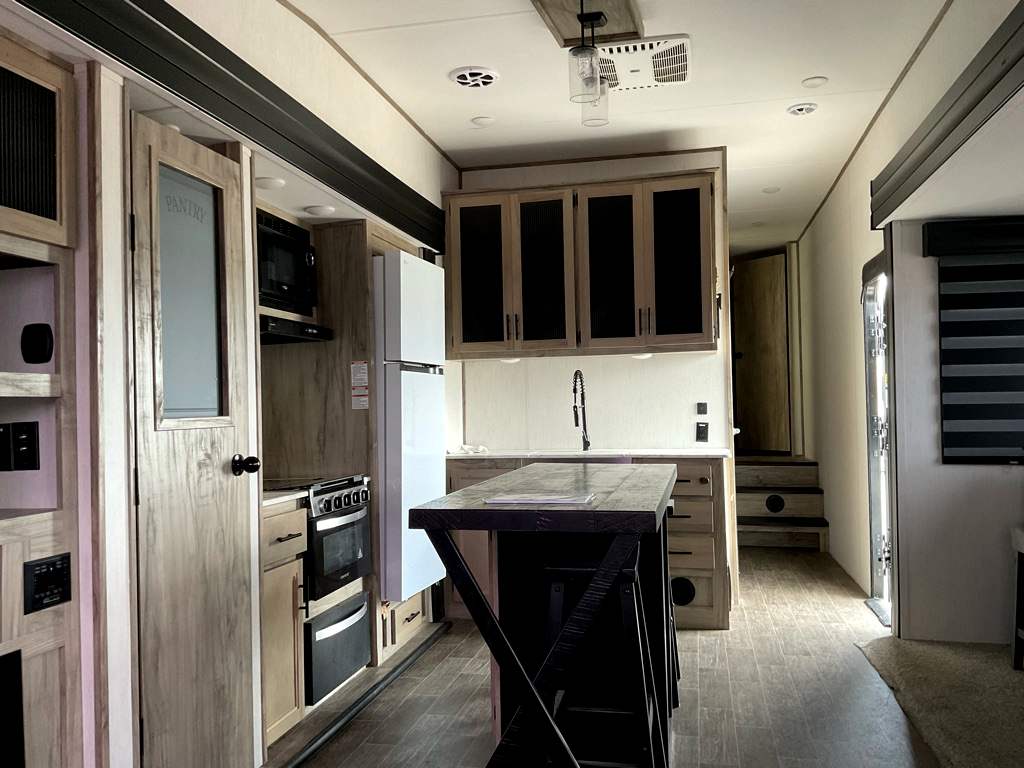 2022 FOREST RIVER ARTICWOLF M-3880 SUITE - Image 10