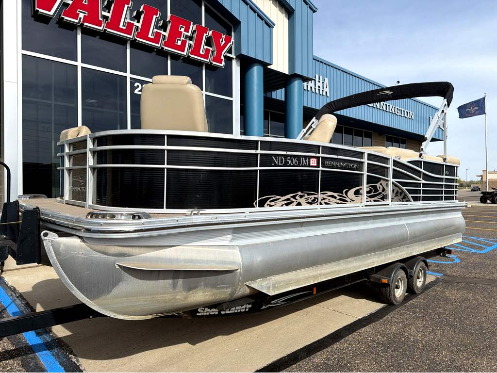 2013 Bennington 2275RL - Image 2