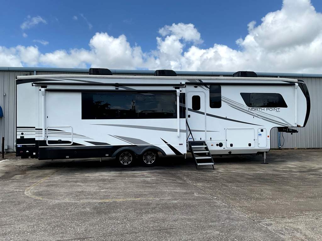 2025 JAYCO NORTH POINT 365 RKTS - Image 4