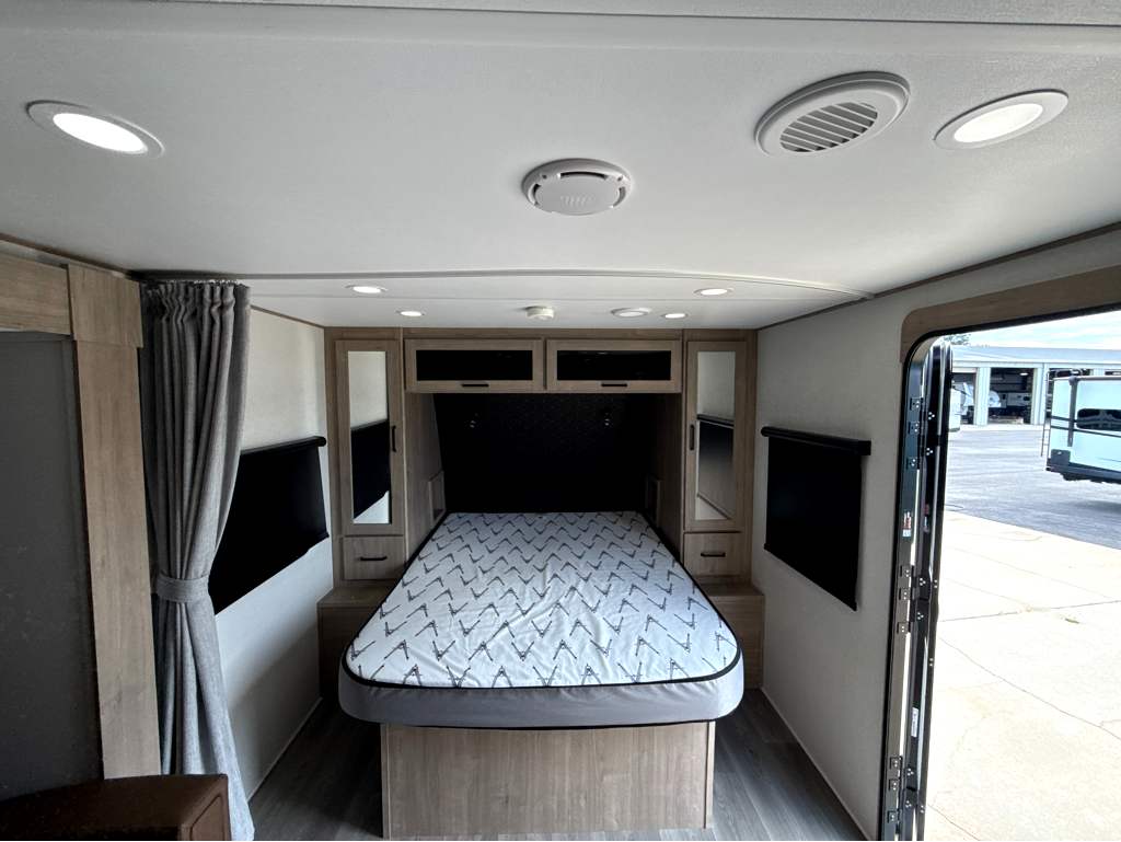 2026 GRAND DESIGN IMAGINE 22MLE - Image 9