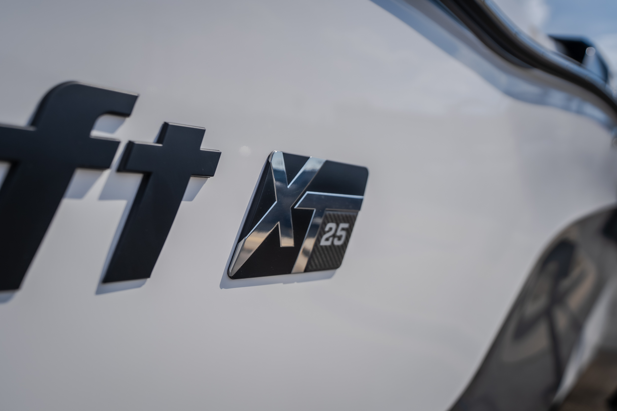 2024 MasterCraft XT25 - Image 59