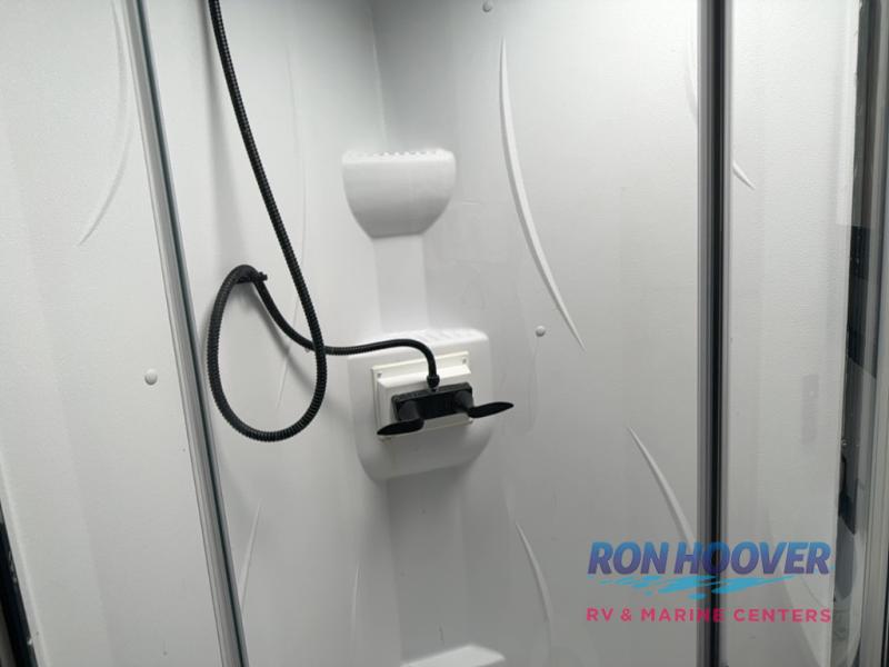 2023 KEYSTONE 330RL - Image 18