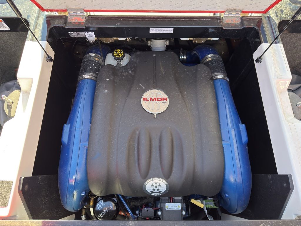 2019 MasterCraft XT22 - Image 58