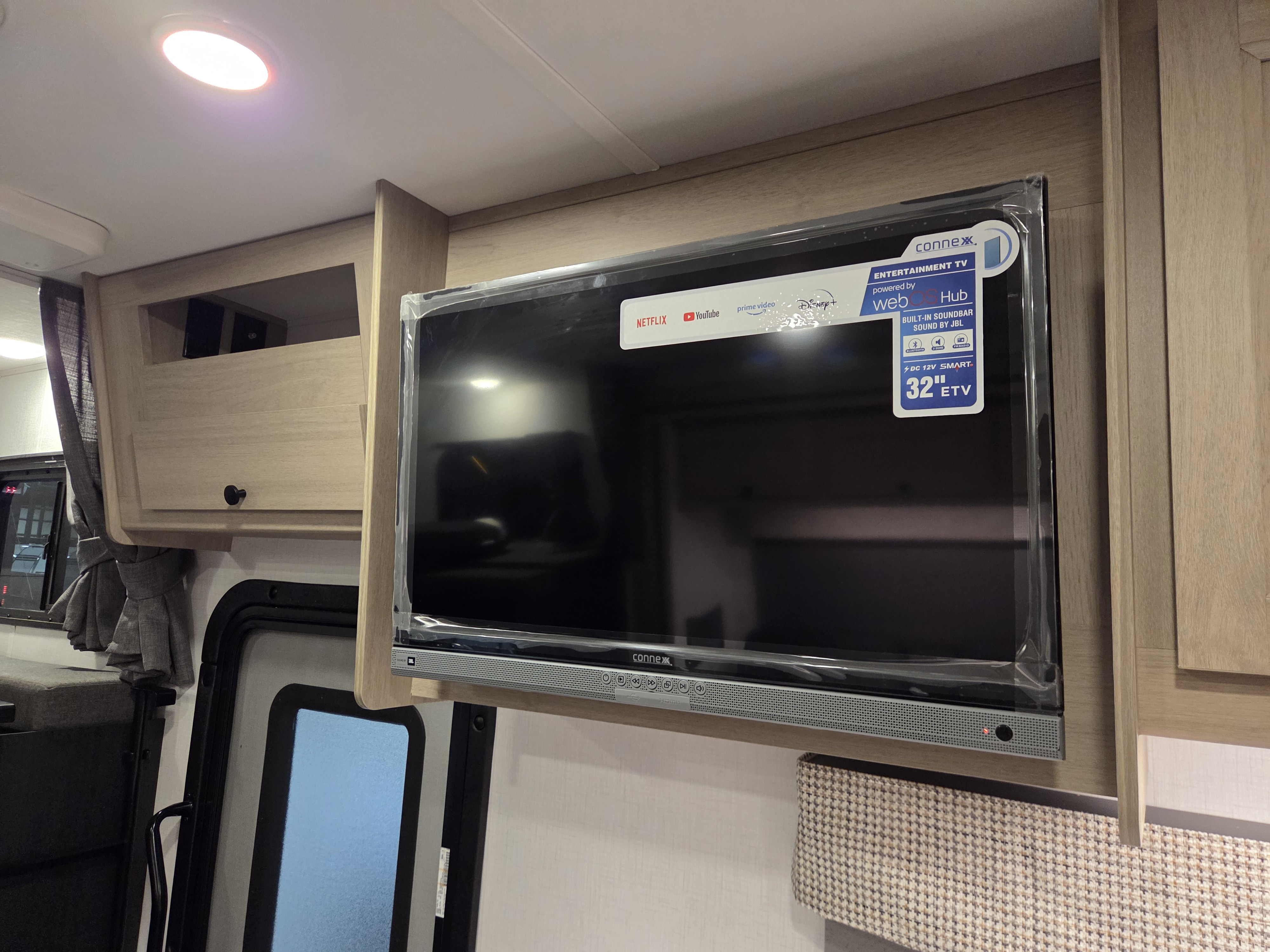 2024 Forest River Sunseeker 3010DS - Image 9