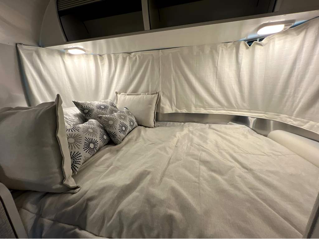 2027 AIRSTREAM BAMBI 20FB - Image 20