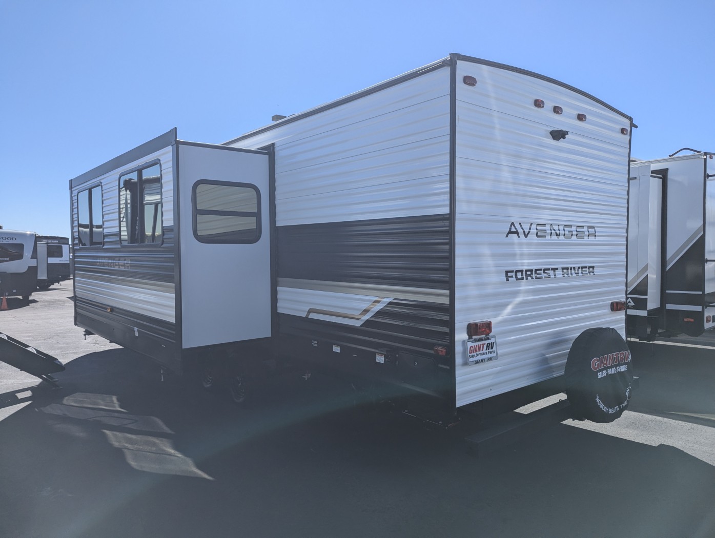 2027 Forest River Avenger 26DBS - Image 4
