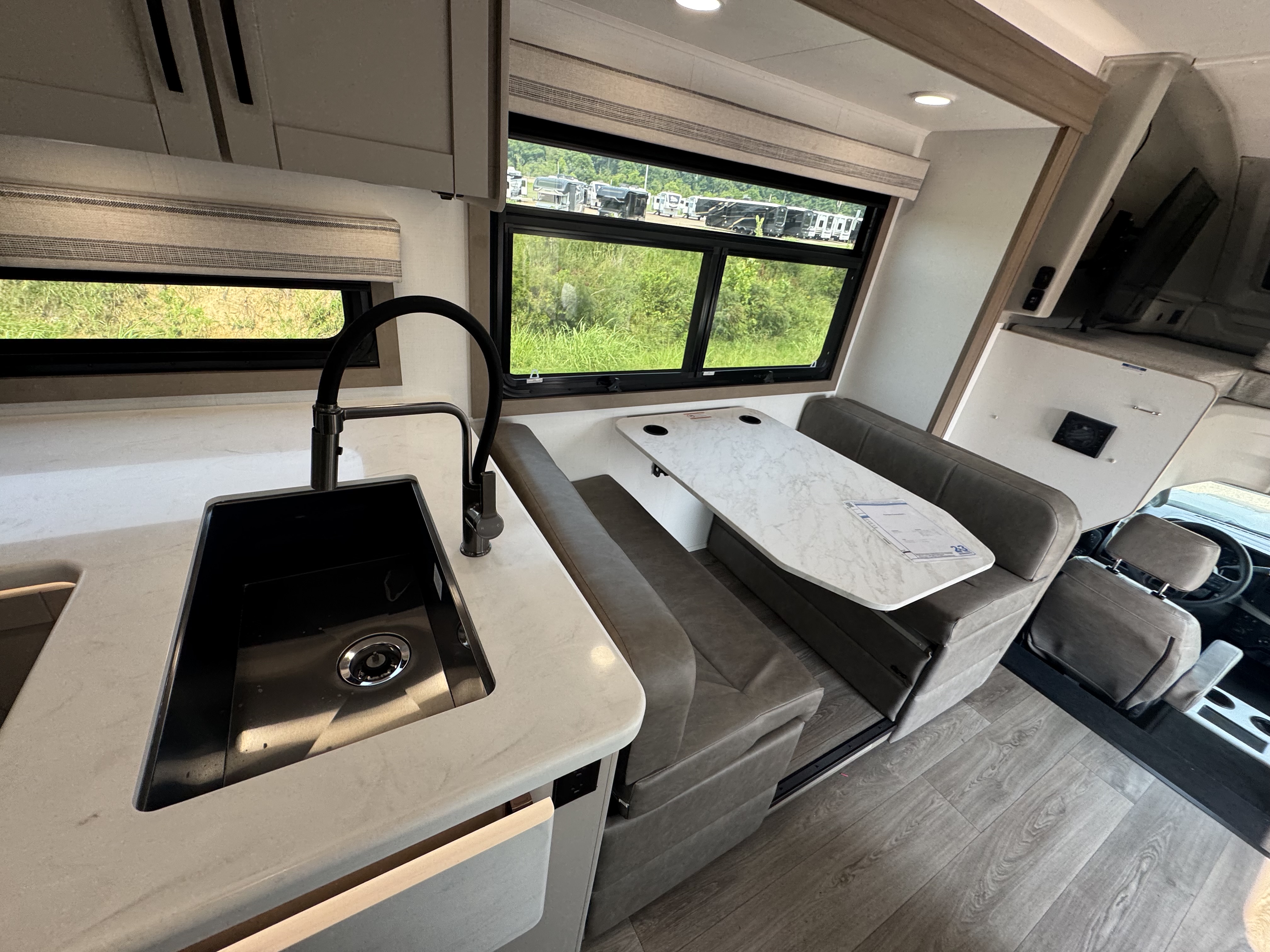 2027 JAYCO GREYHAWK XL 32U - Image 24