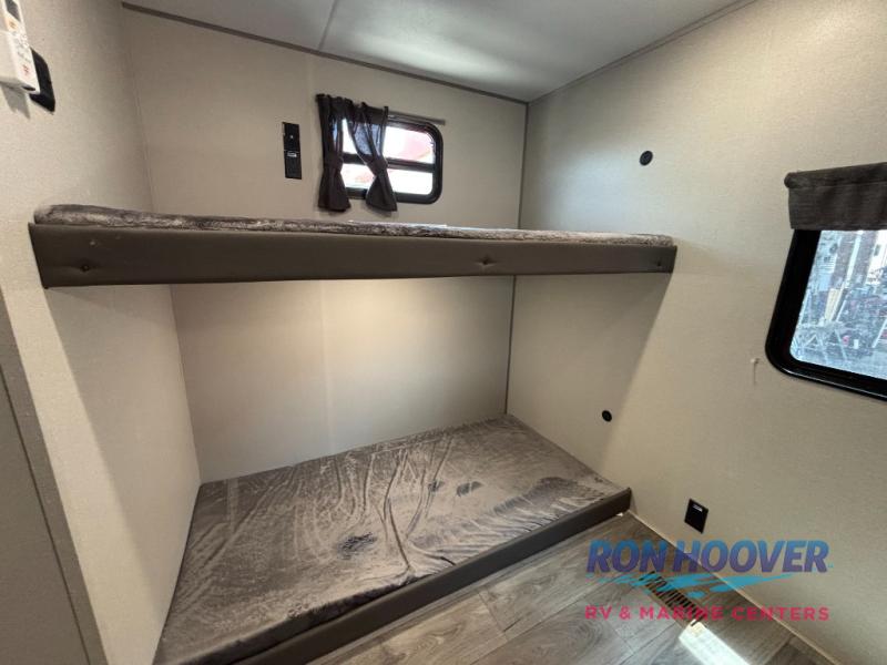 2026 COACHMEN CATALINA 343BHTSLE RHB - Image 16