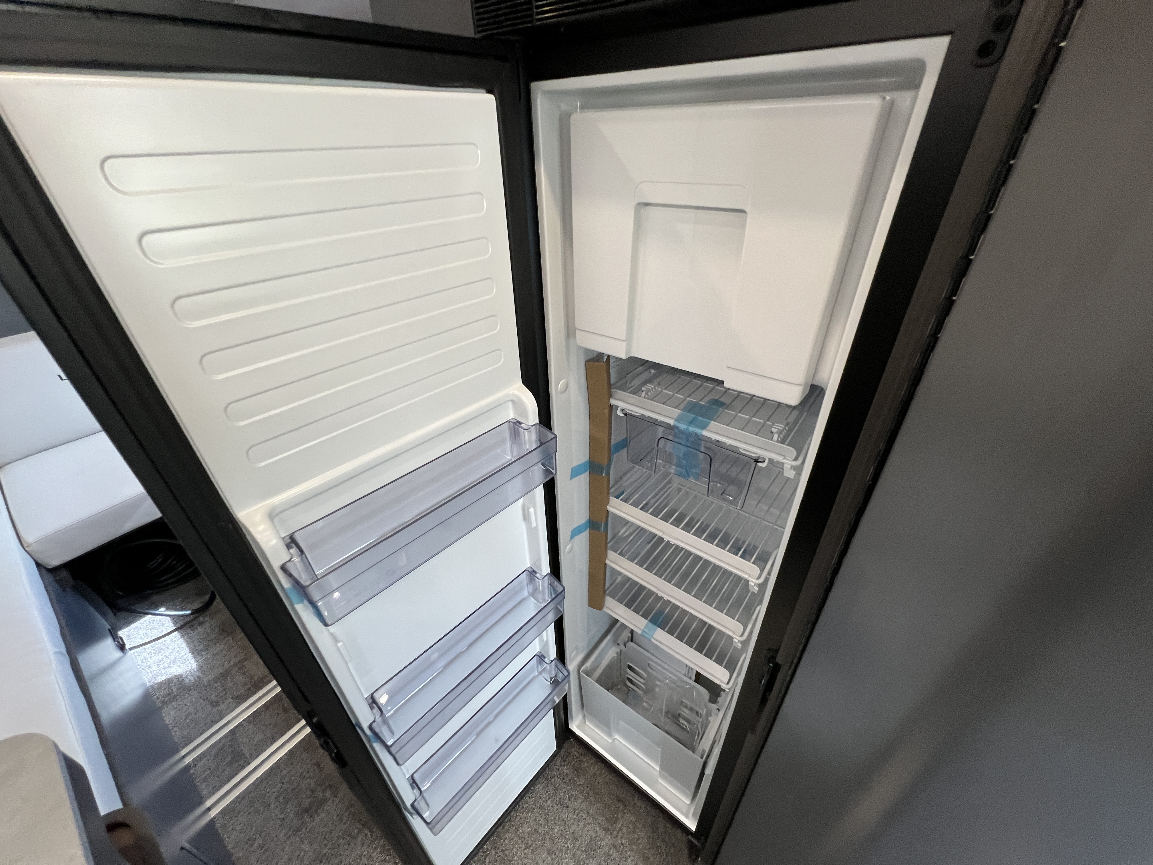 2027 Grand Design Lineage Series VP2 LVP2 - Image 23