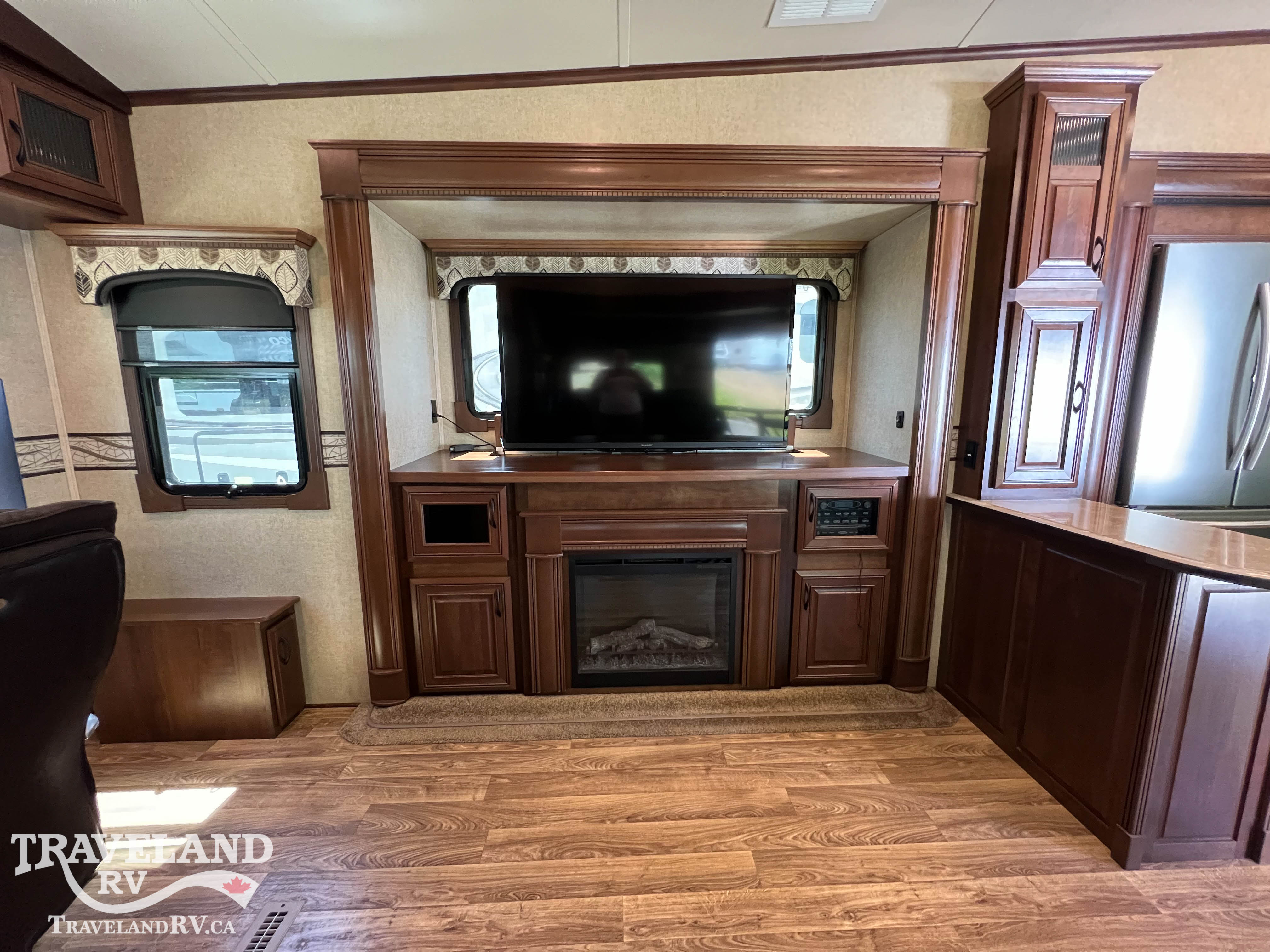 2015 Jayco Pinnacle 36RSQS - Image 8
