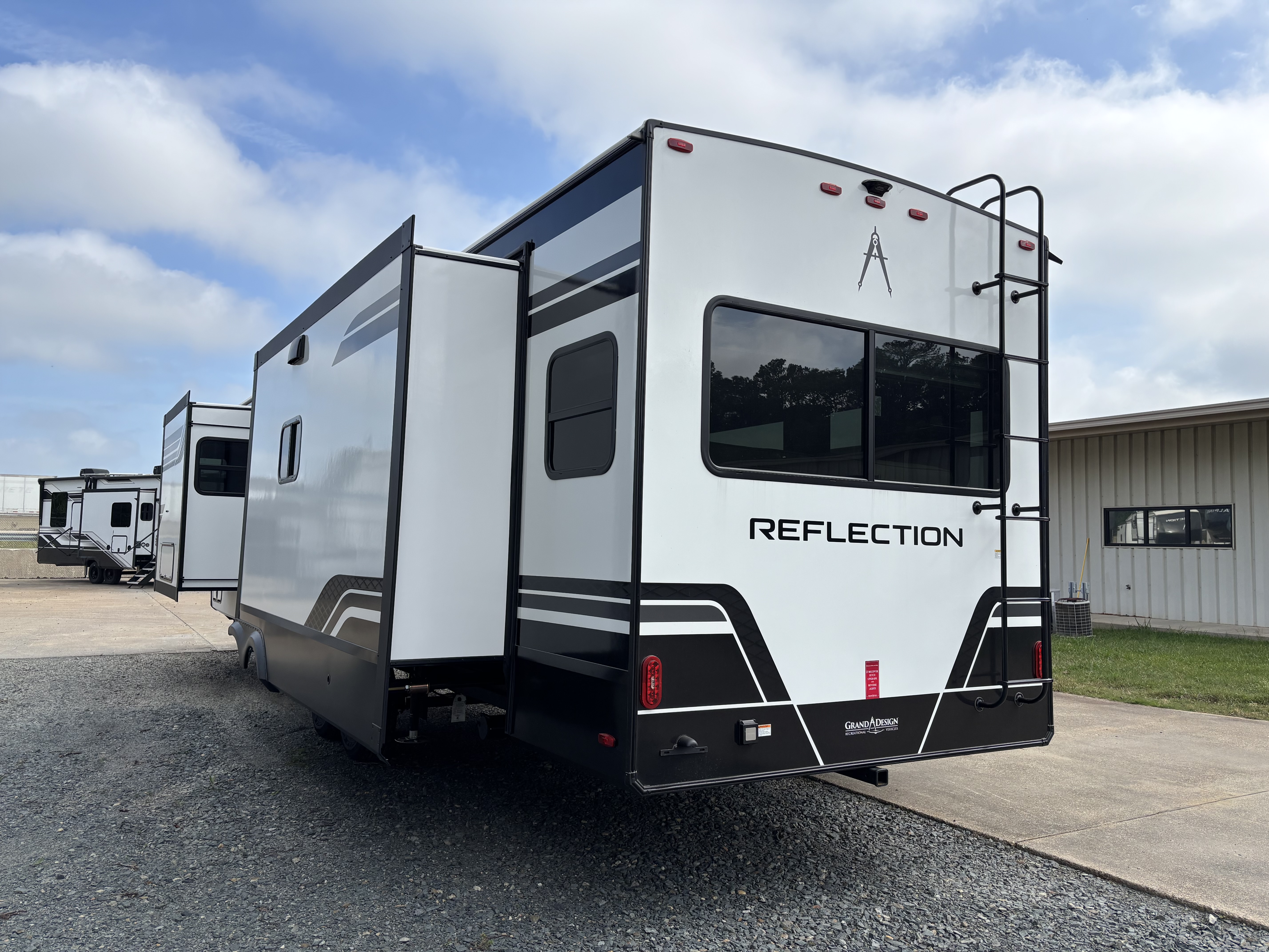 2026 Grand Design Reflection Travel Trailer 345RLTS - Image 6