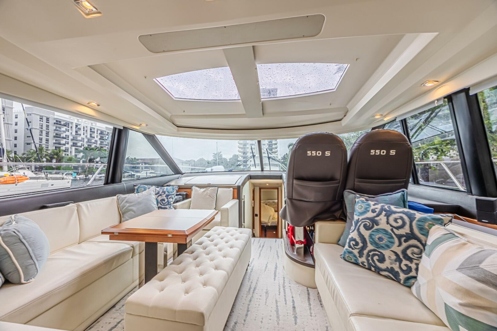 2013 Prestige 550S - Image 10