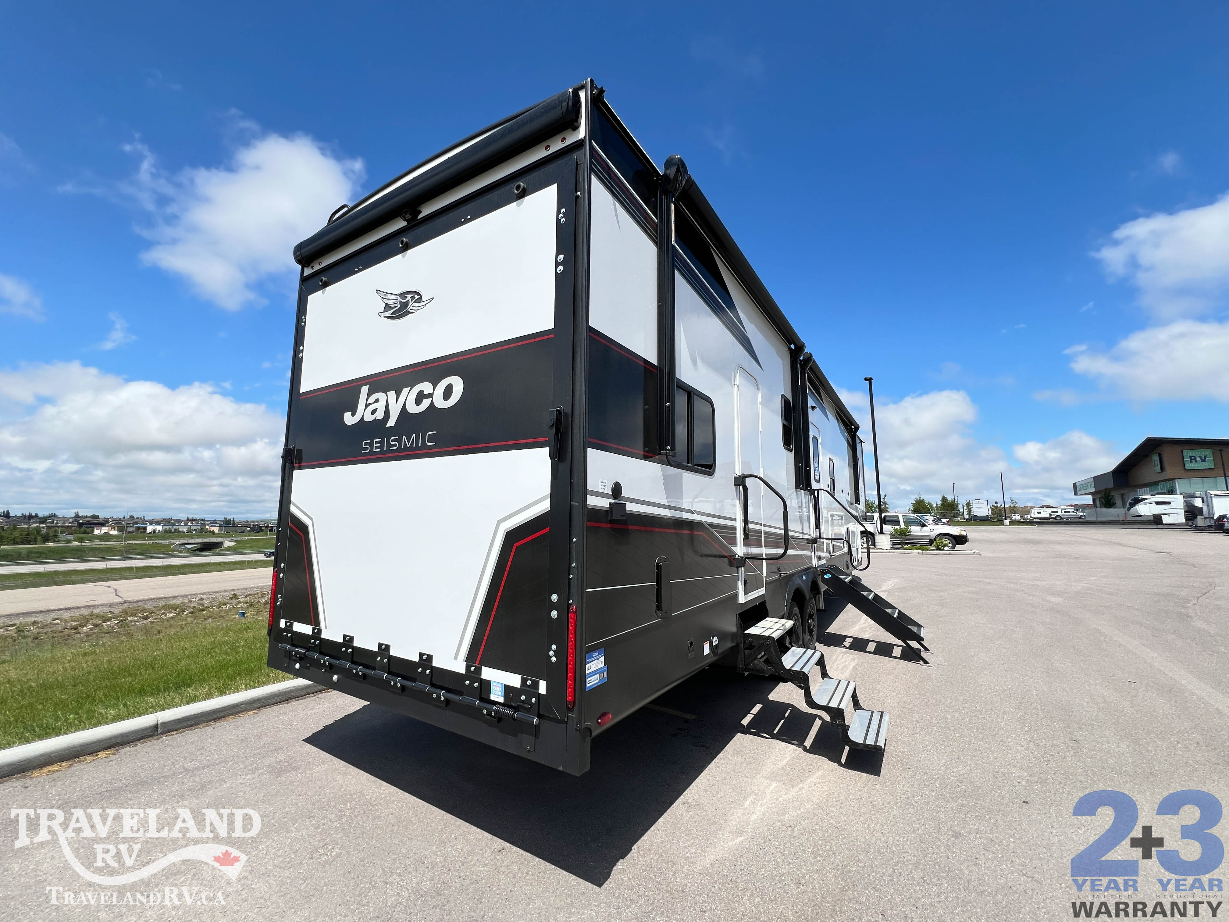 2027 Jayco Seismic 359 - Image 8