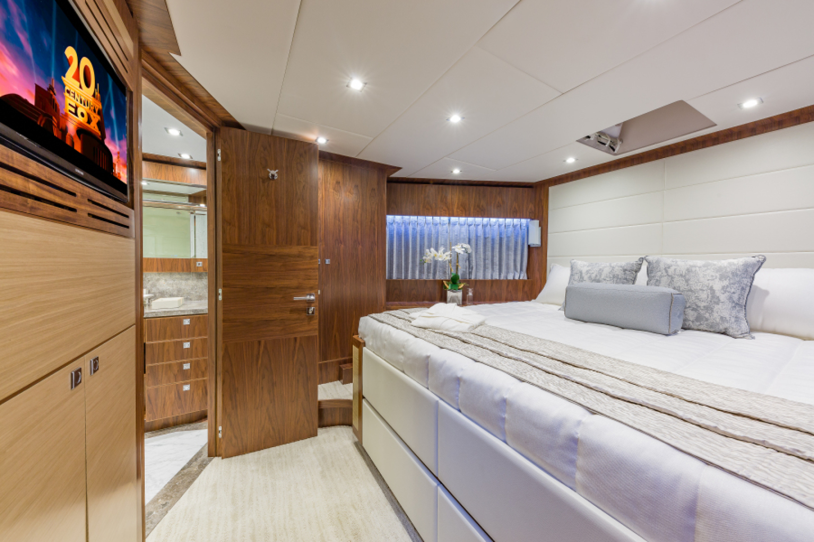 2018 Hargrave Raised Pilothouse - Image 39
