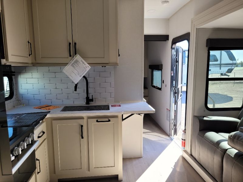 2026 Grand Design Momentum G-Class 29GS - Image 12