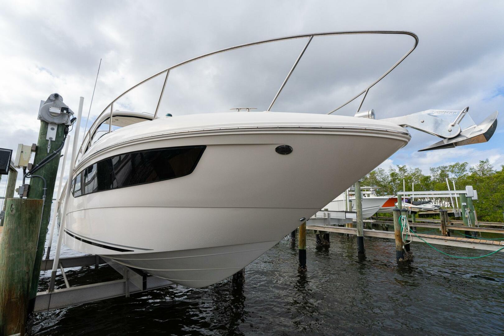2016 Sea Ray 330 Sundancer - Image 51