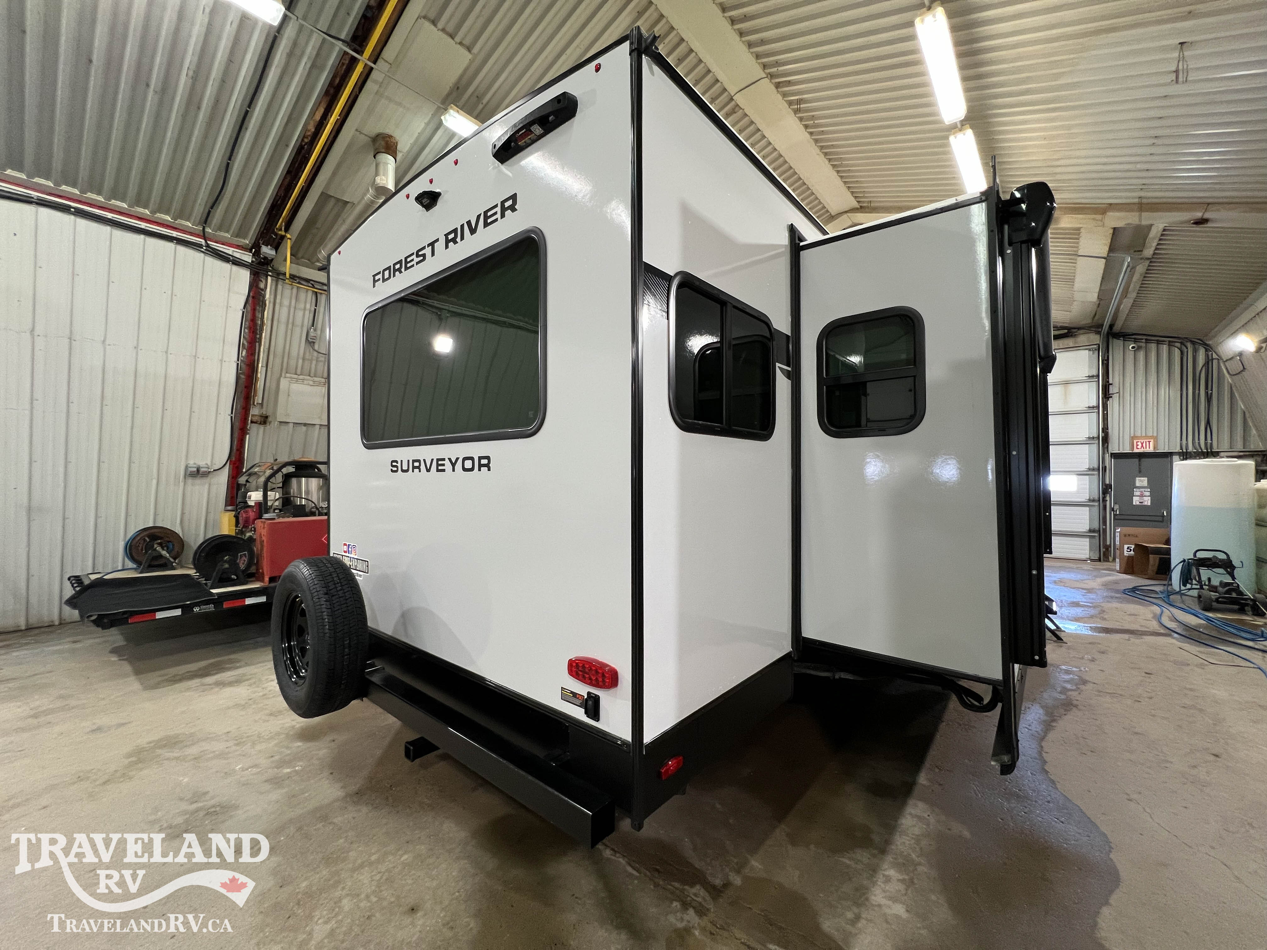 2026 Forest River Grand Surveyor 305RLBS - Image 9