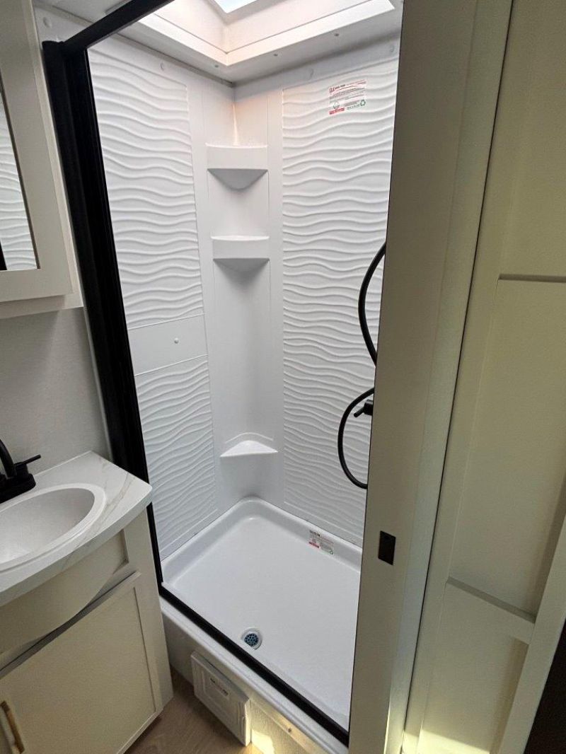 2026 Grand Design Transcend 335BHT - Image 16
