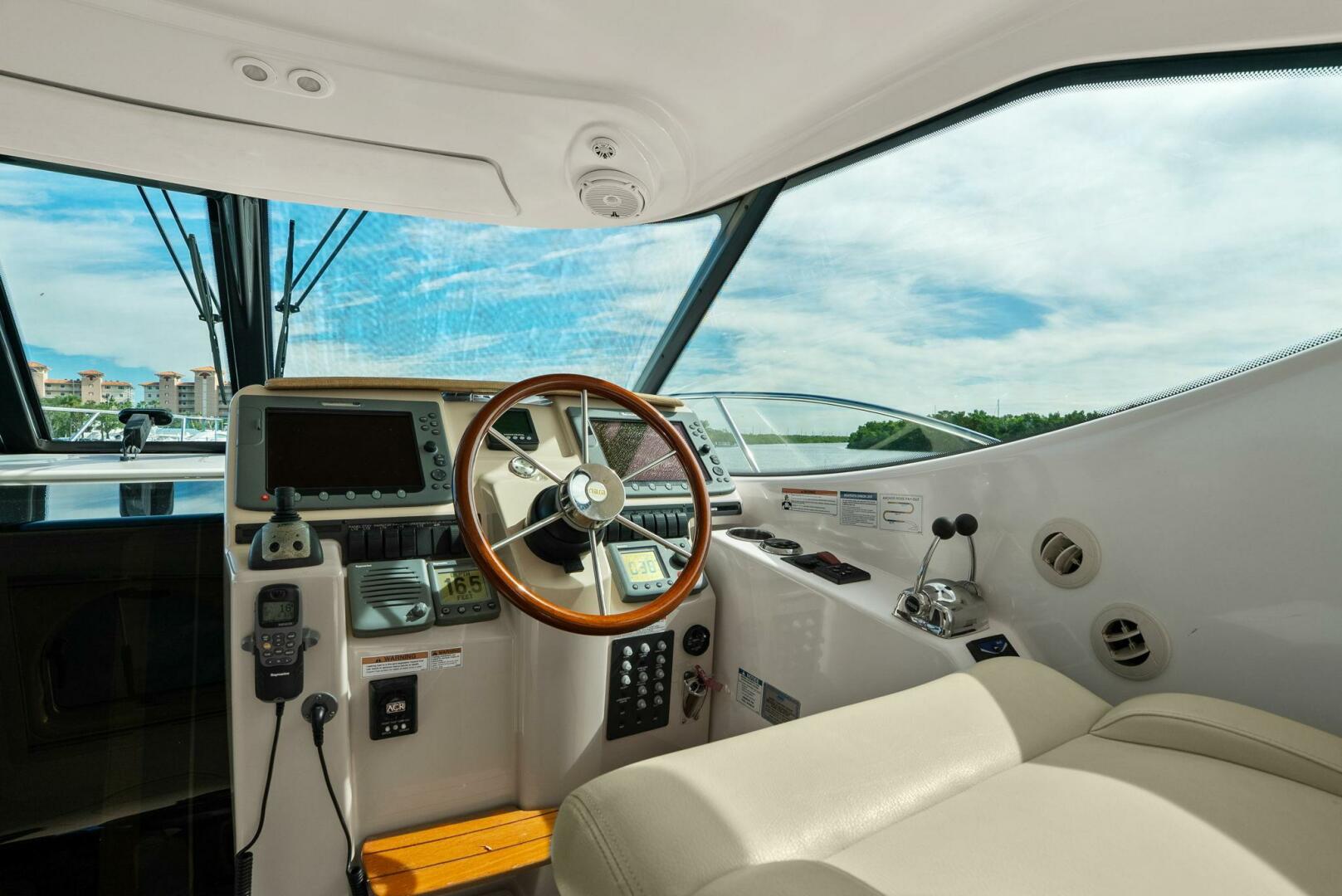 2008 Tiara Yachts 3500 Sovran - Image 17
