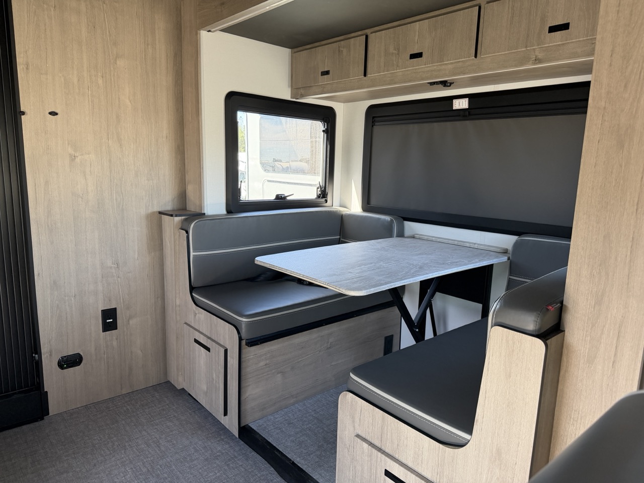2026 Grand Design Lineage Series M 25TK - Image 8