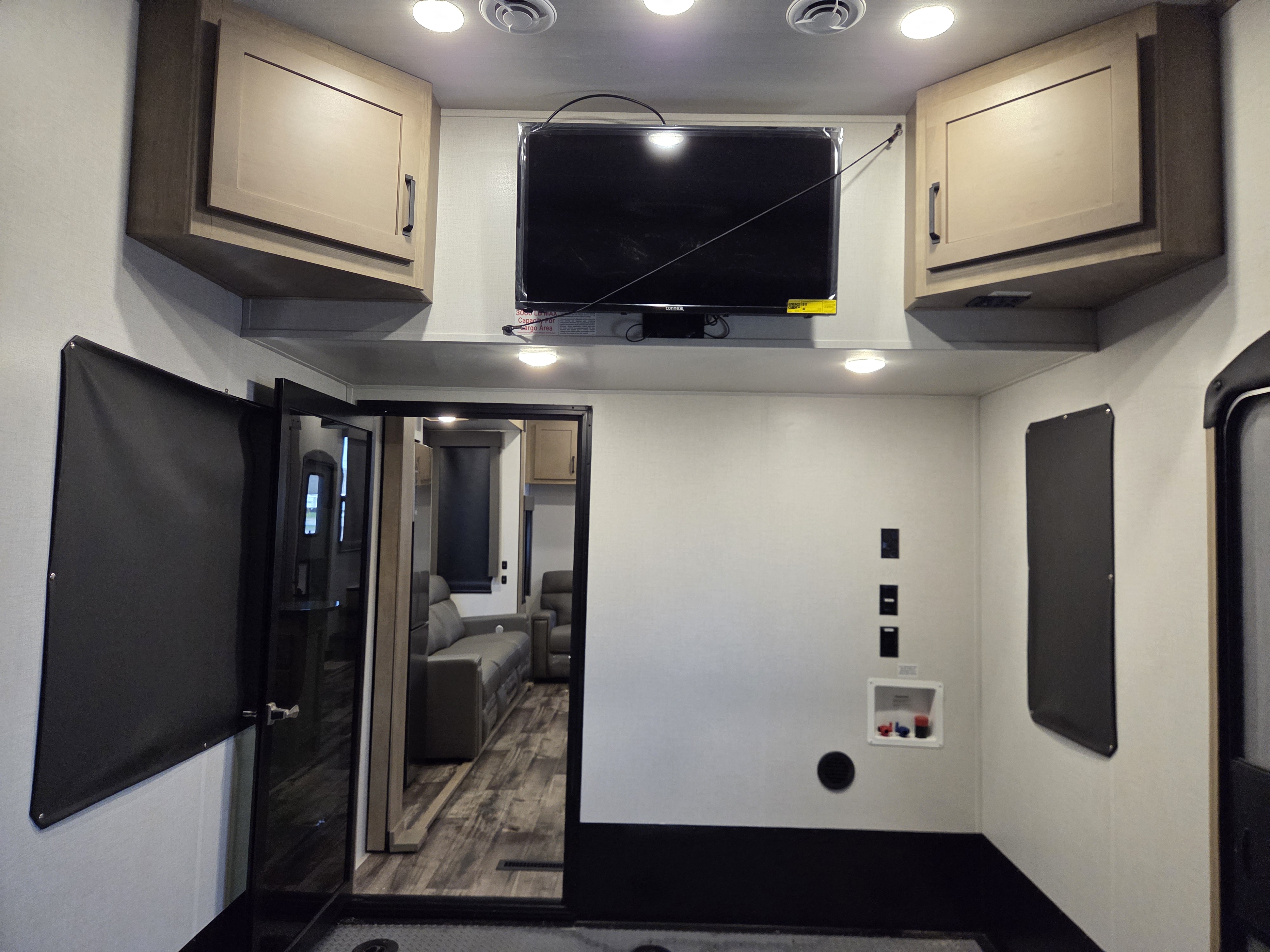 2022 Keystone Raptor 423 - Image 17
