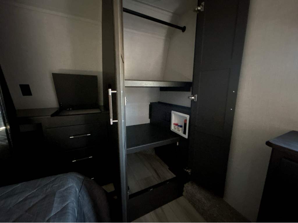 2026 Keystone AVALANCHE 366LS - Image 34