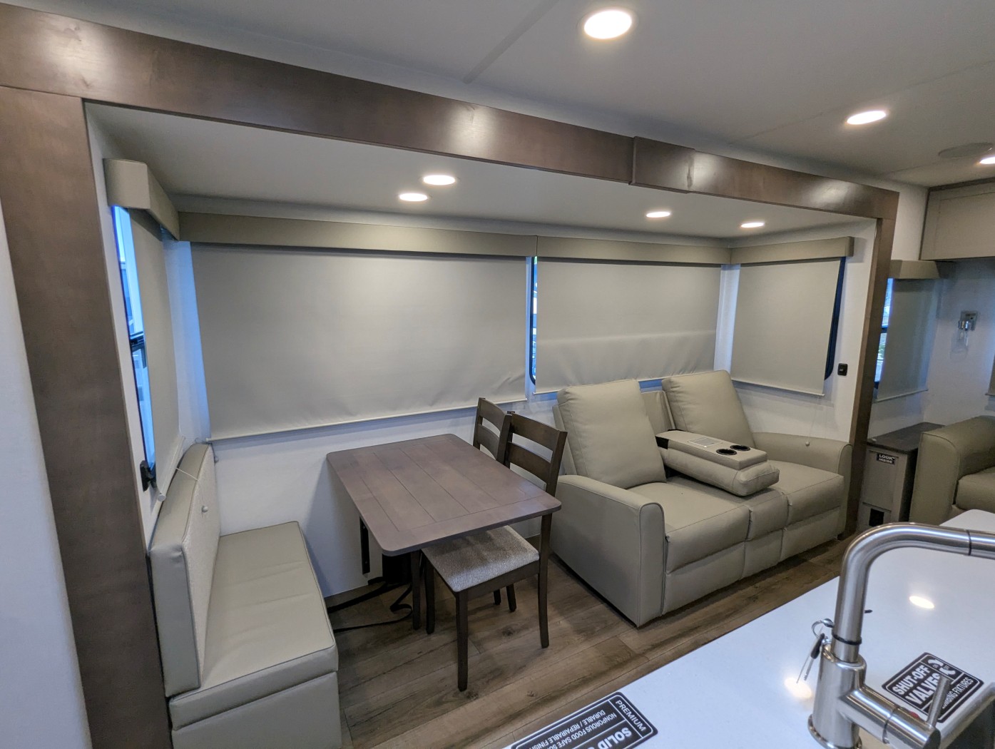 2026 Alliance RV Avenue 298RL - Image 23