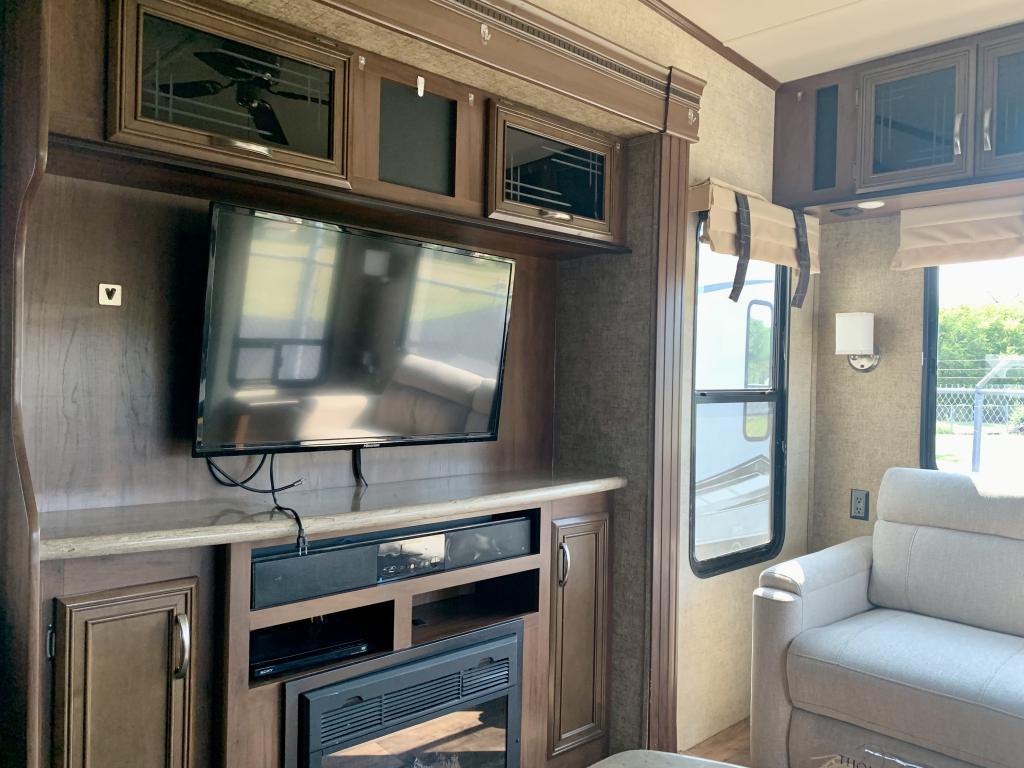 2017 FOREST RIVER SANDPIPPER 372LOK - Image 19