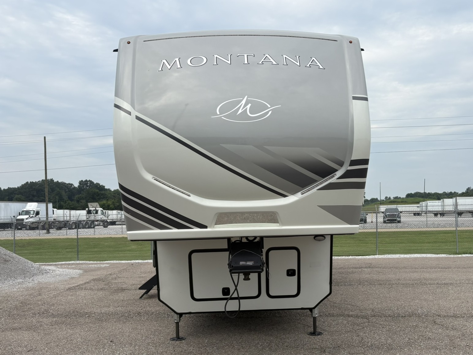 2023 KEYSTONE MONTANA 3901RK - Image 2