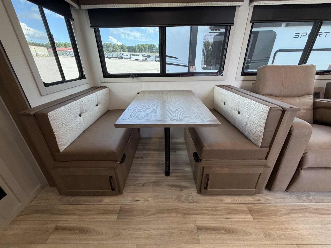 2027 VENTURE RV SPORTTREK 343VBH - Image 21