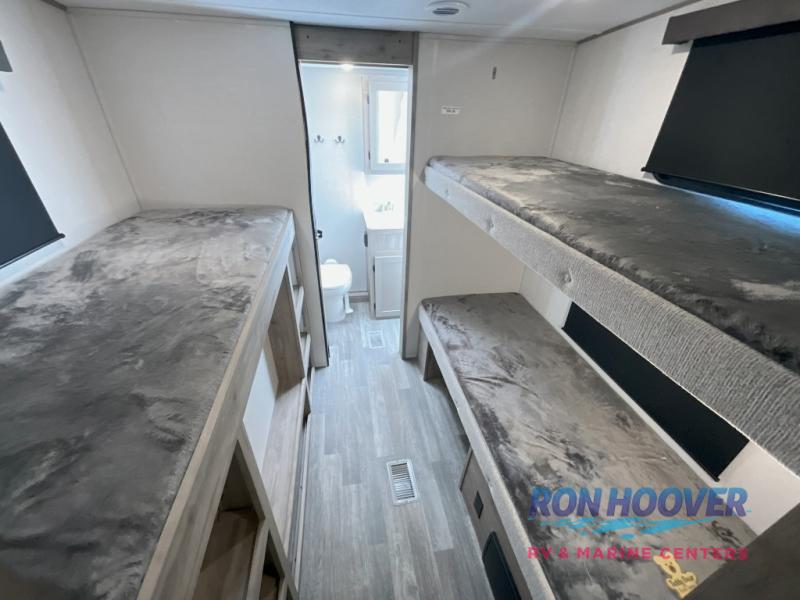 2024 COACHMEN 368TBH - Image 21
