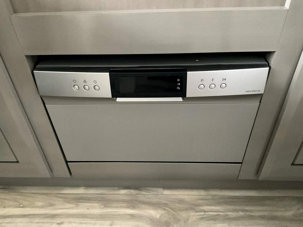 2025 JAYCO PINNACLE 38 FBRK - Image 16
