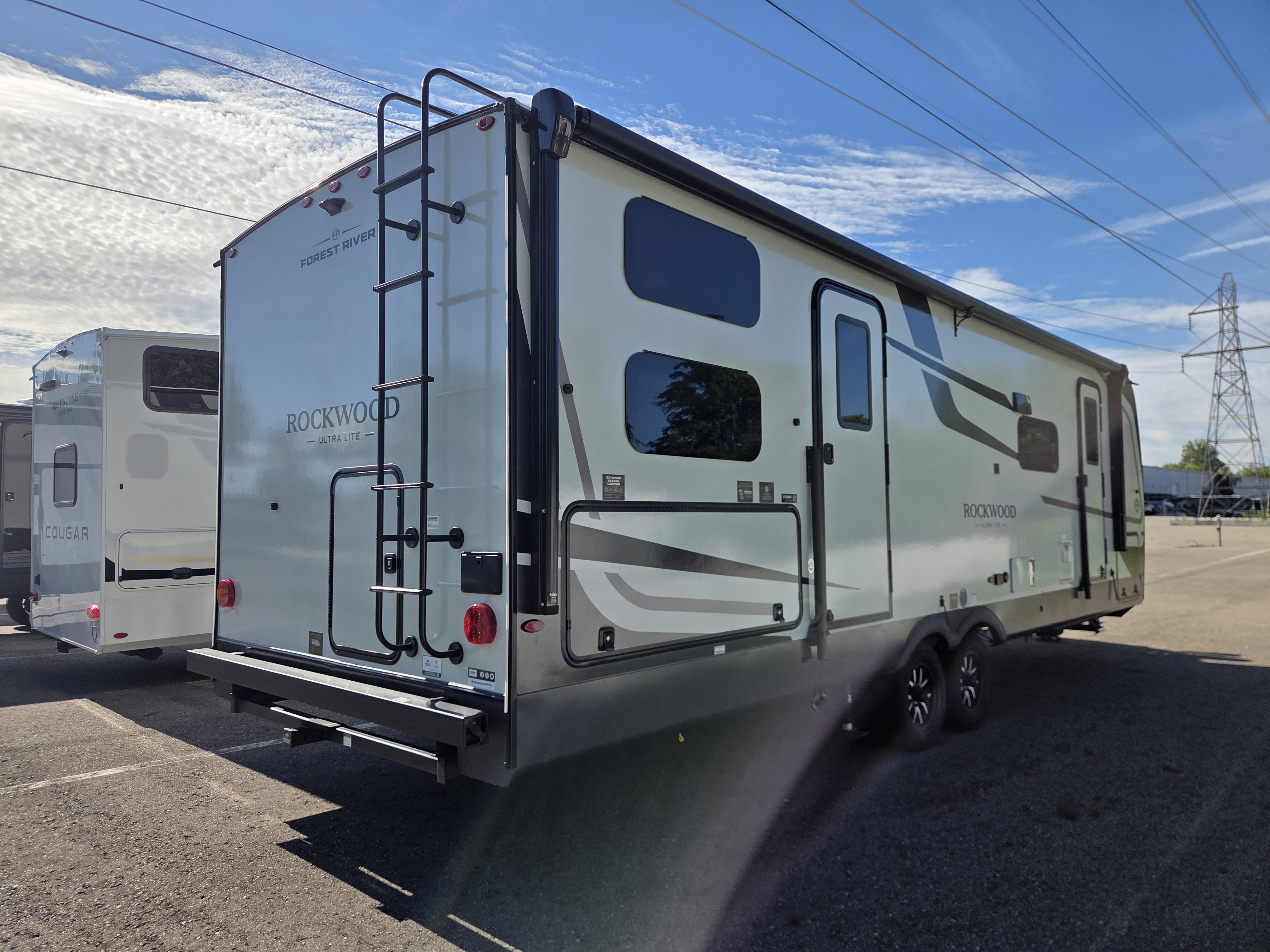 2027 Forest River Rockwood Ultra Lite 2706BH - Image 3