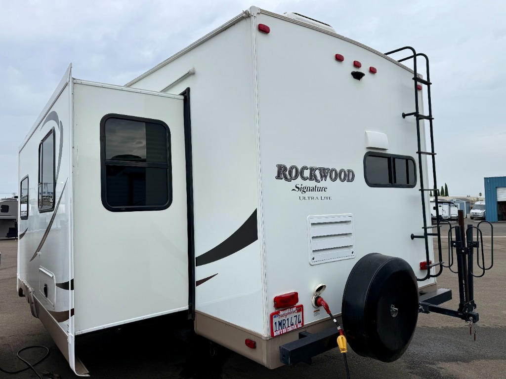 2016 Rockwood 8280WS - Image 3
