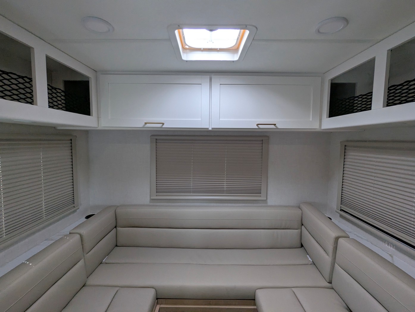 2027 Thor Motor Coach Four Winds 19Z - Image 21