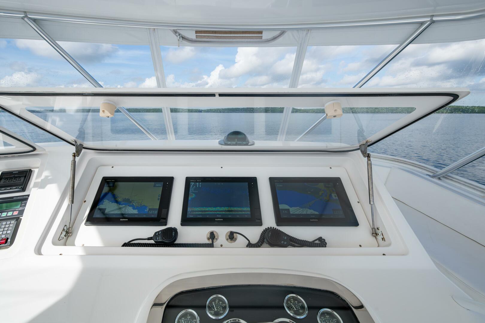 2004 Viking 48 Convertible - Image 40